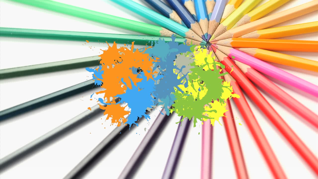 연필 위에 다채로운 반점의 애니메이션