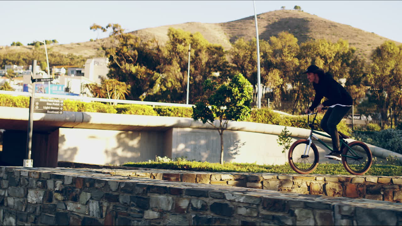 난 왔어, 난 뛰어내렸어, 난 정복했어