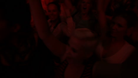 ¡esta música está fuera de las listas!
