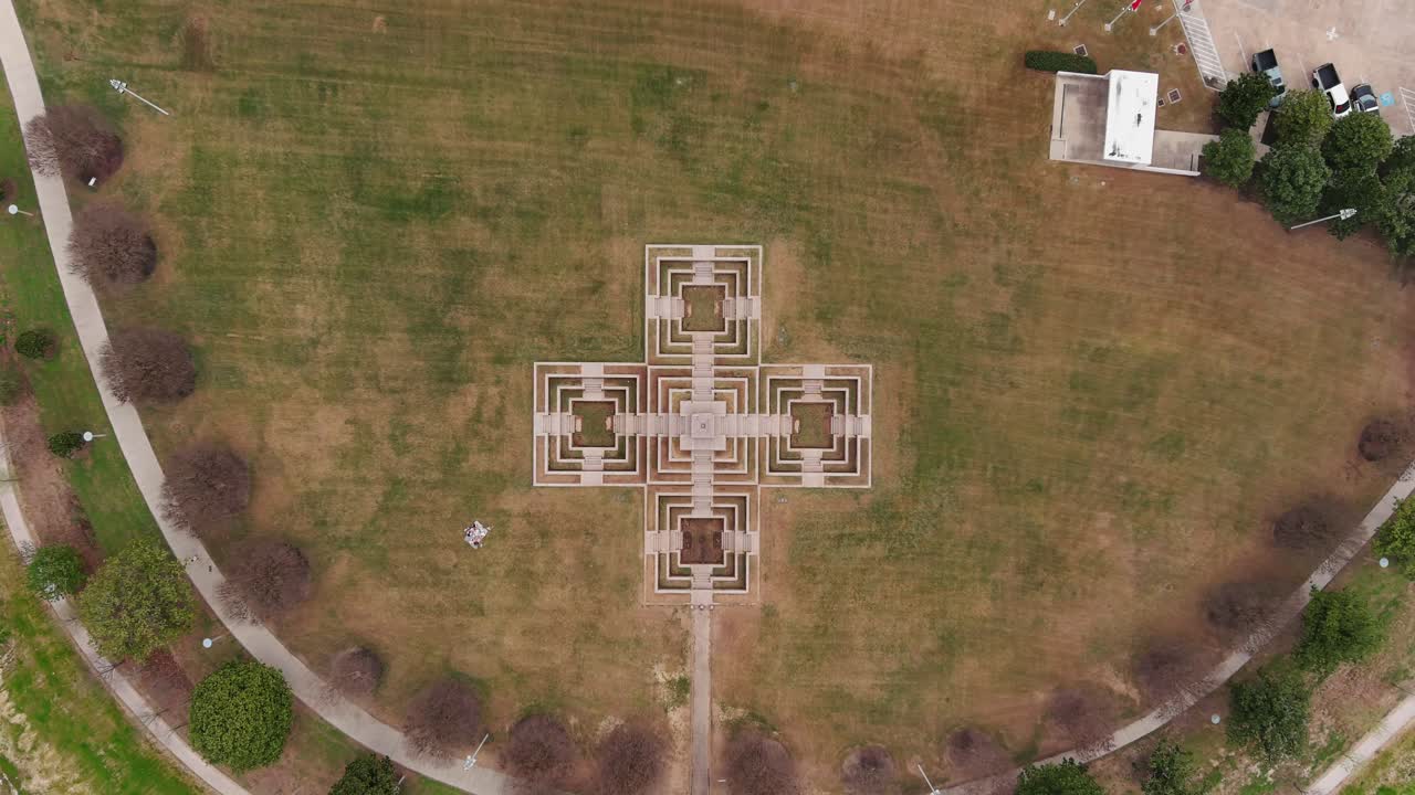 vista de pájaro del monumento conmemorativo del departamento de policía de houston