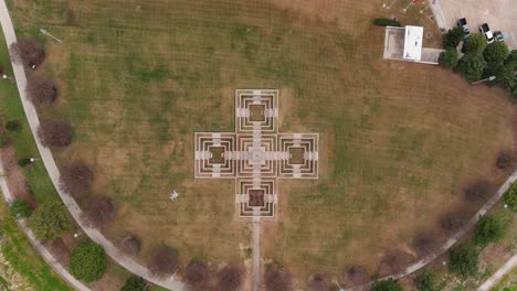 vista de pájaro del monumento conmemorativo del departamento de policía de houston