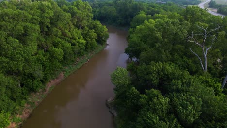 Luftvideo-Von-Denton-Creek-In-Der-Nähe-Des-Highway-377-In-Texas