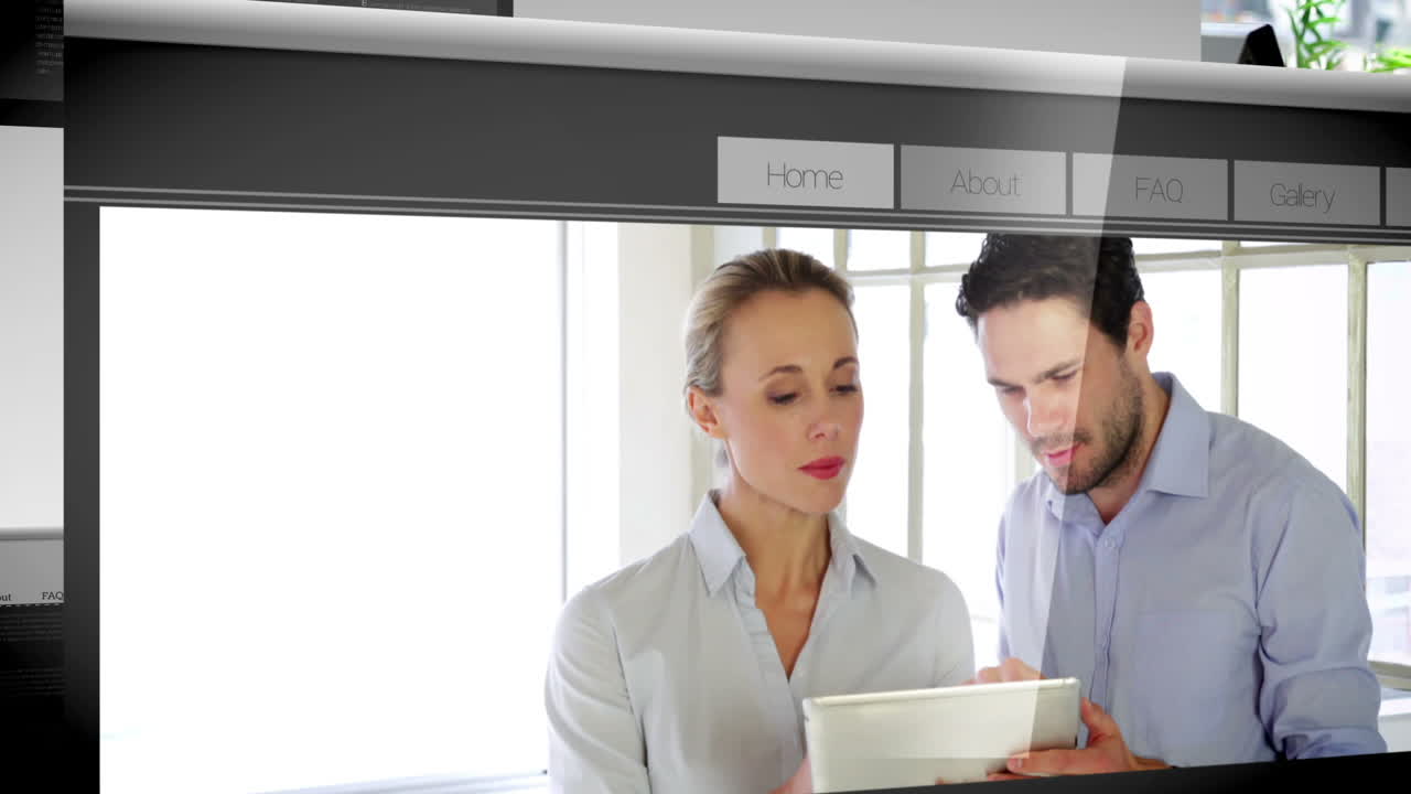 diferentes páginas web que muestran a personas de negocios