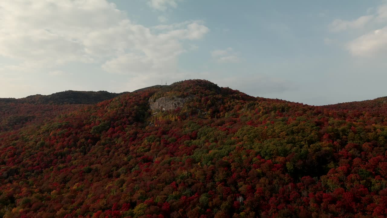 동부 타운십 캐나다의 아름다운 가을 산 숲 - 공중
