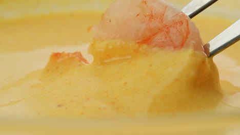 shrimp in cheese fondue