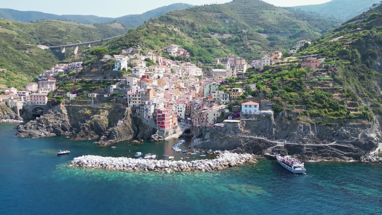 이탈리아 라스페지아 주 베르나자 (vernazza, la spezia, liguria) 에 있는 테레 리오마지오레 (terre riomaggiore) 마을.