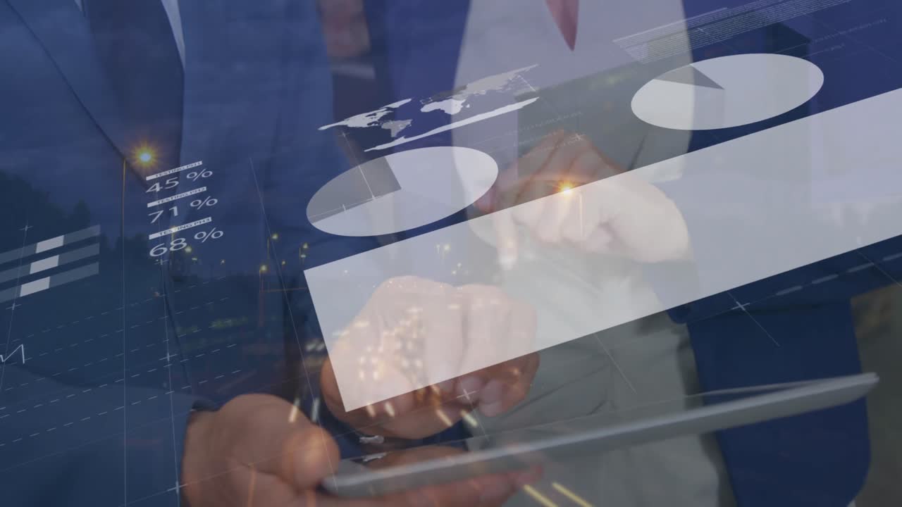 animación del procesamiento de datos sobre trabajadores de almacén utilizando tableta en el centro de envío