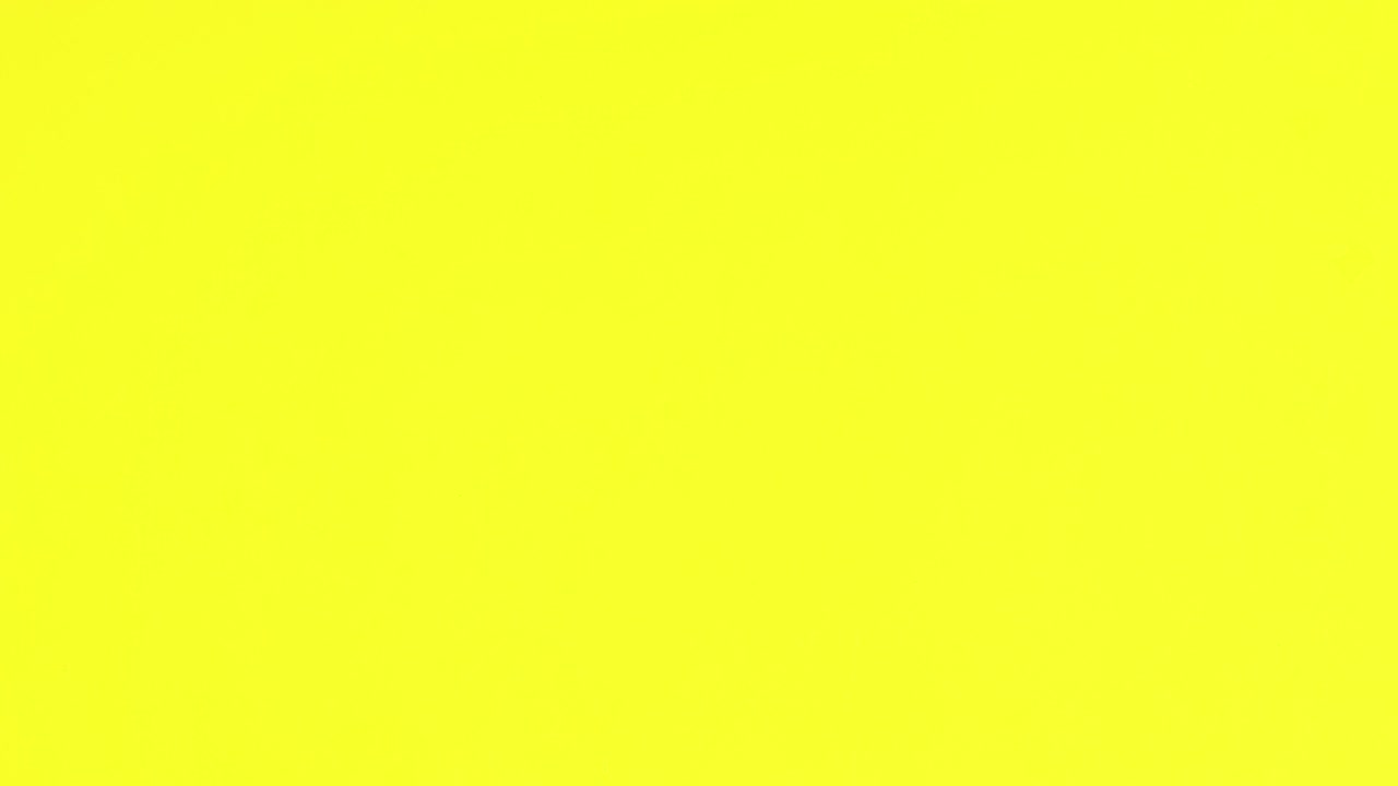 cuatro marcos blancos con flores aparecen en el tema amarillo. detenga el movimiento