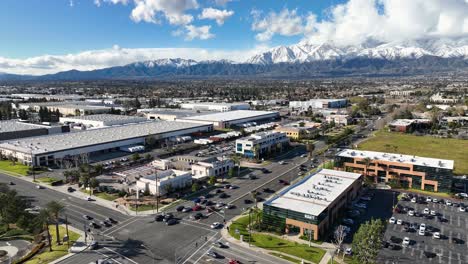 Montaña-Y-Pueblo-En-Rancho-Cucamonga