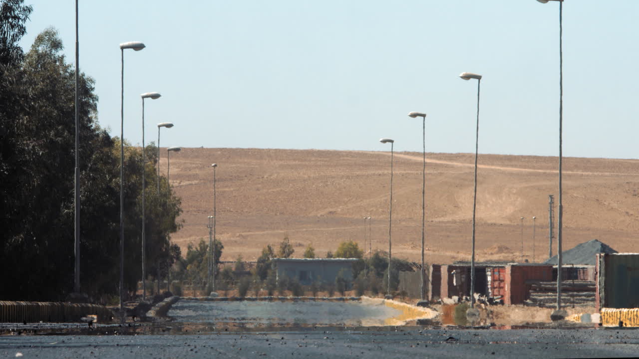 neblina de calor en el asfalto