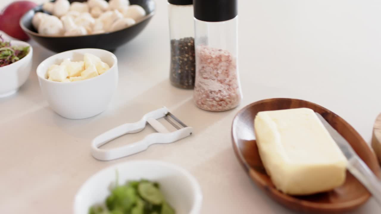 Camera starting, salad filling frame, UI panels overlaying showing produce for serving pulling back