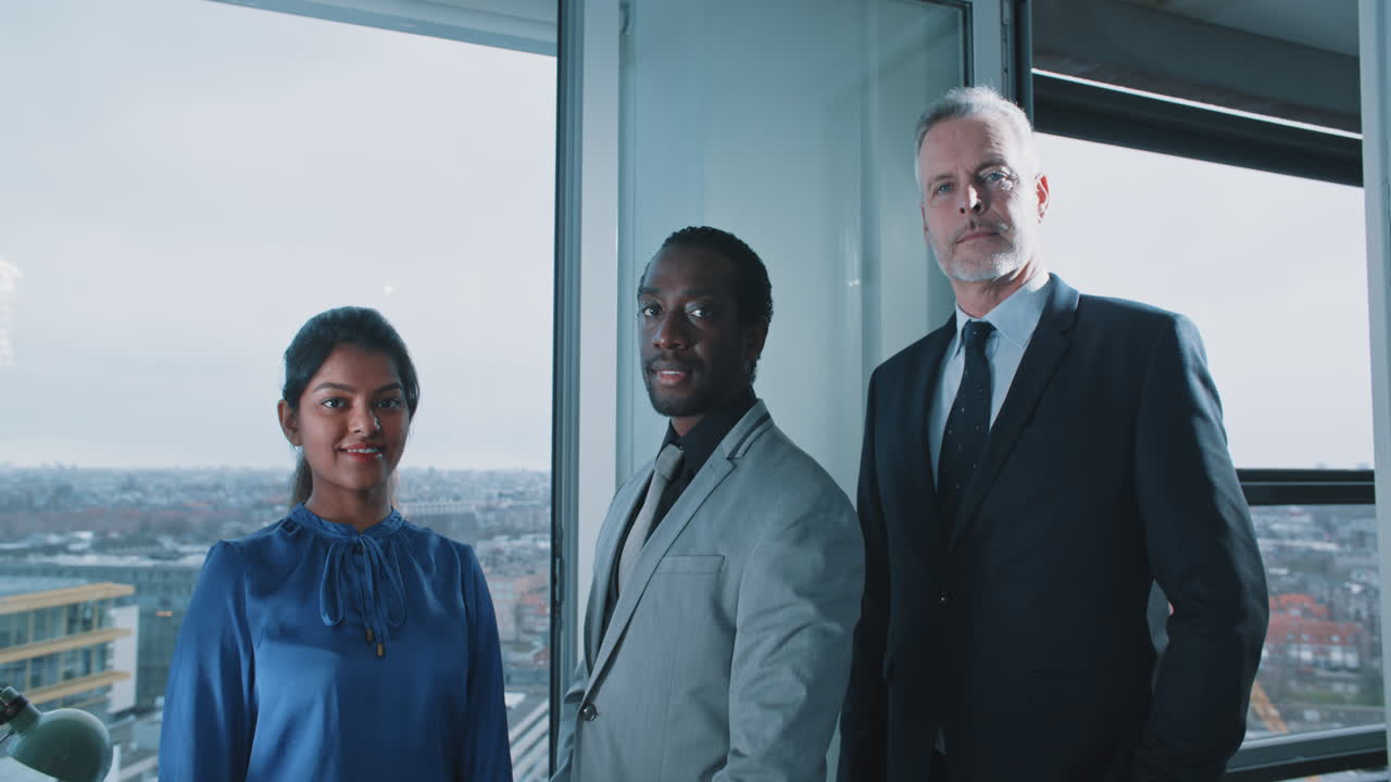 equipo de negocios en una oficina moderna