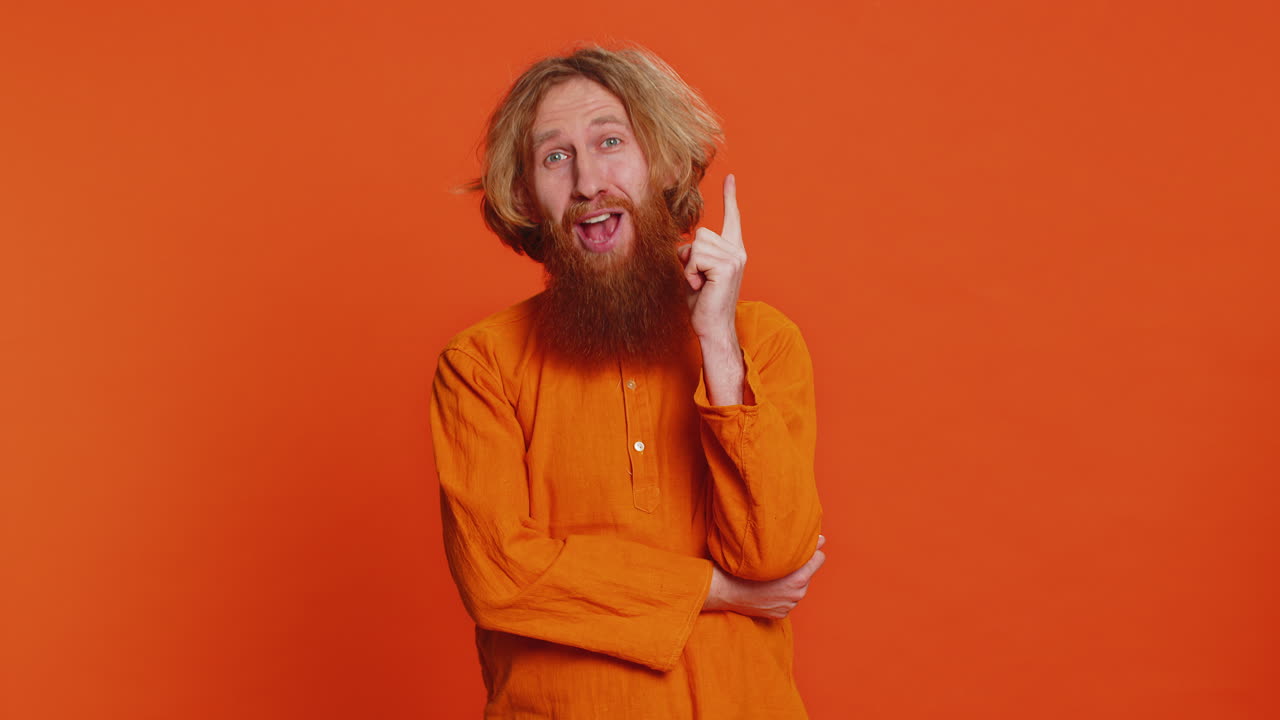 Inspired caucasian man having good idea plan startup showing inspiration motivation eureka gesture