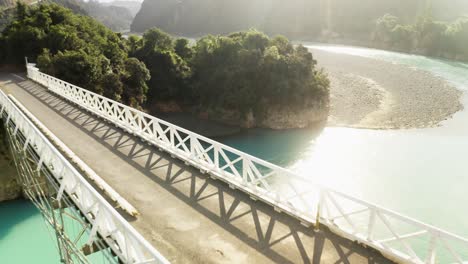 Brücke-über-Einen-Fluss-In-Neuseeland
