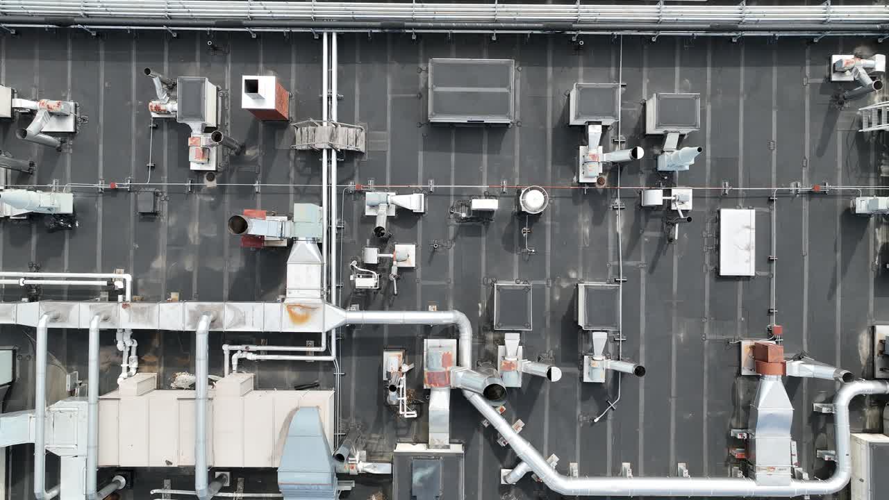 сложная взаимосвязанная сеть вентиляционных систем hvac для отопления и охлаждения с трубопроводами и вентиляционными отверстиями