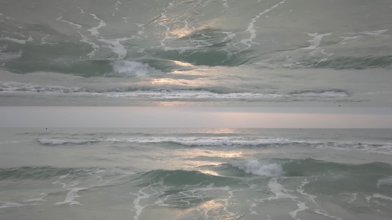 황금 시간 바다 일몰의 이중 노출