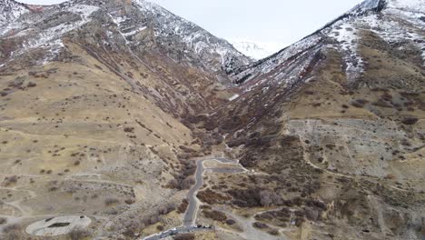 slate canyon park, trail and rugged cliffs near provo, utah in winter