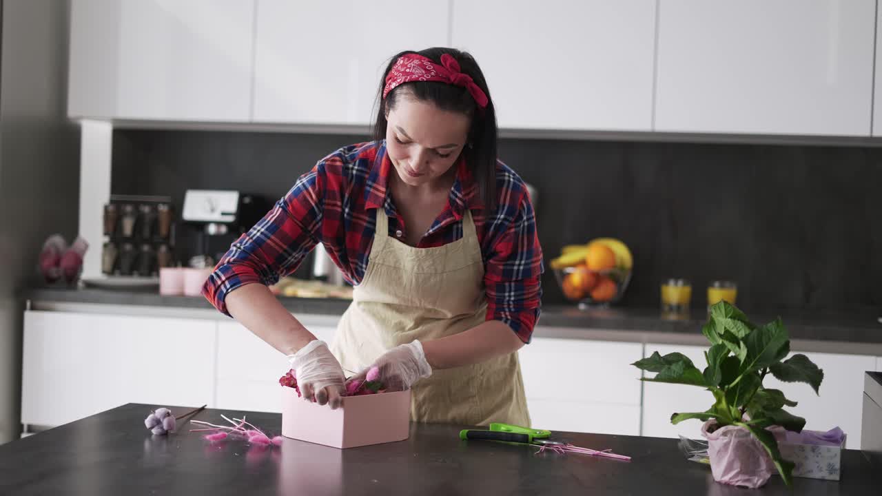 embalaje de postres caseros, decoración con flores