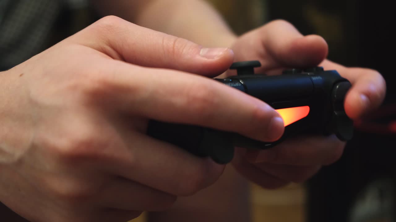 비디오 게임을 하는 사람