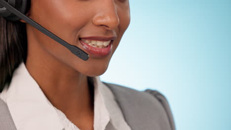 Call-Center,-Boca-Y-Mujer-Consultando-En-Estudio