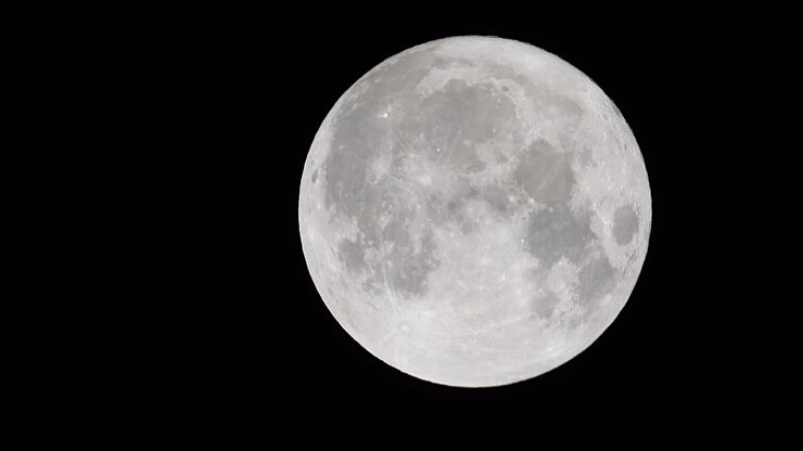 Close-up de Lua Cheia 4K.