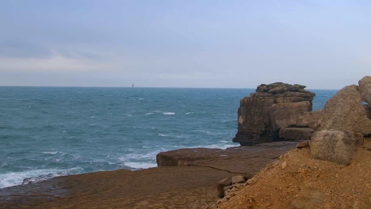 la roca del púlpito en cámara súper lenta antes de la tormenta