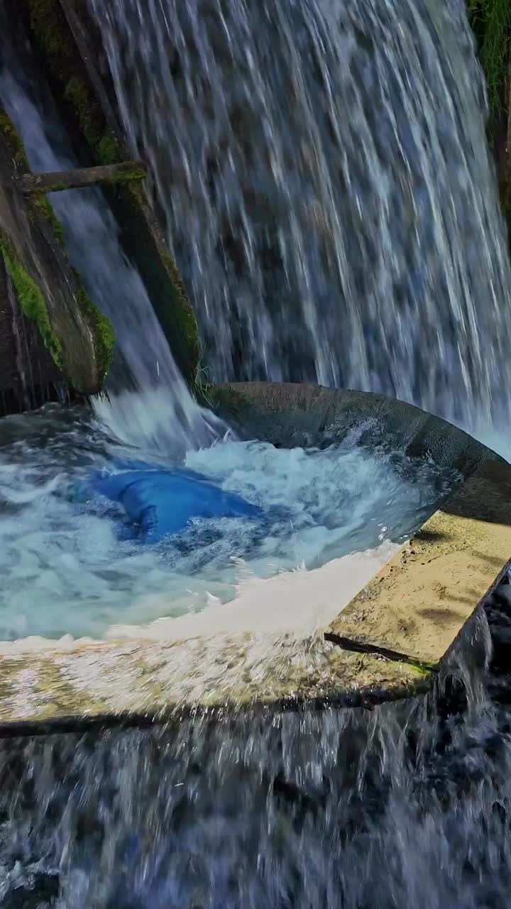 Traditional Working Water Valtoare, Romanian carpet washing machine whirlpool
