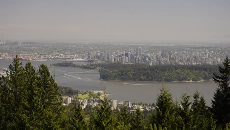 Beautiful-View-of-a-Famous-Historic-Place,-Lions-Gate-Bridge,-in-Stanley-Park-during-a-sunny-winter-day