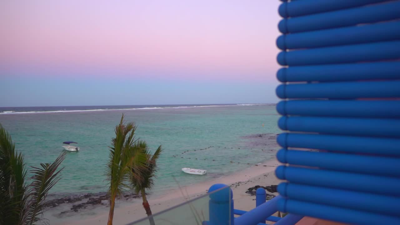 모리셔스의 옥상 바에서 화려한 일몰