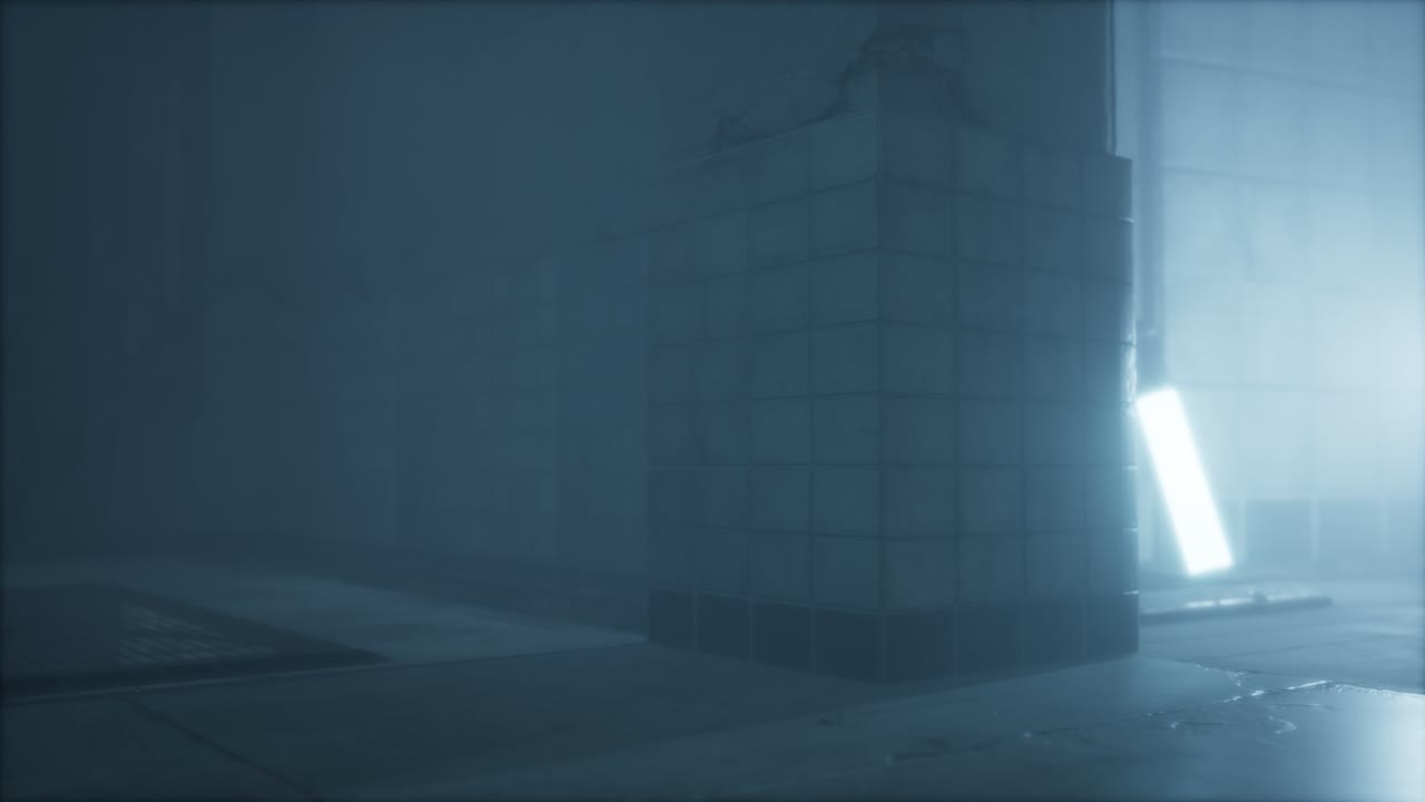 구시가지 거리에서 안개와 함께 비가 오는 밤