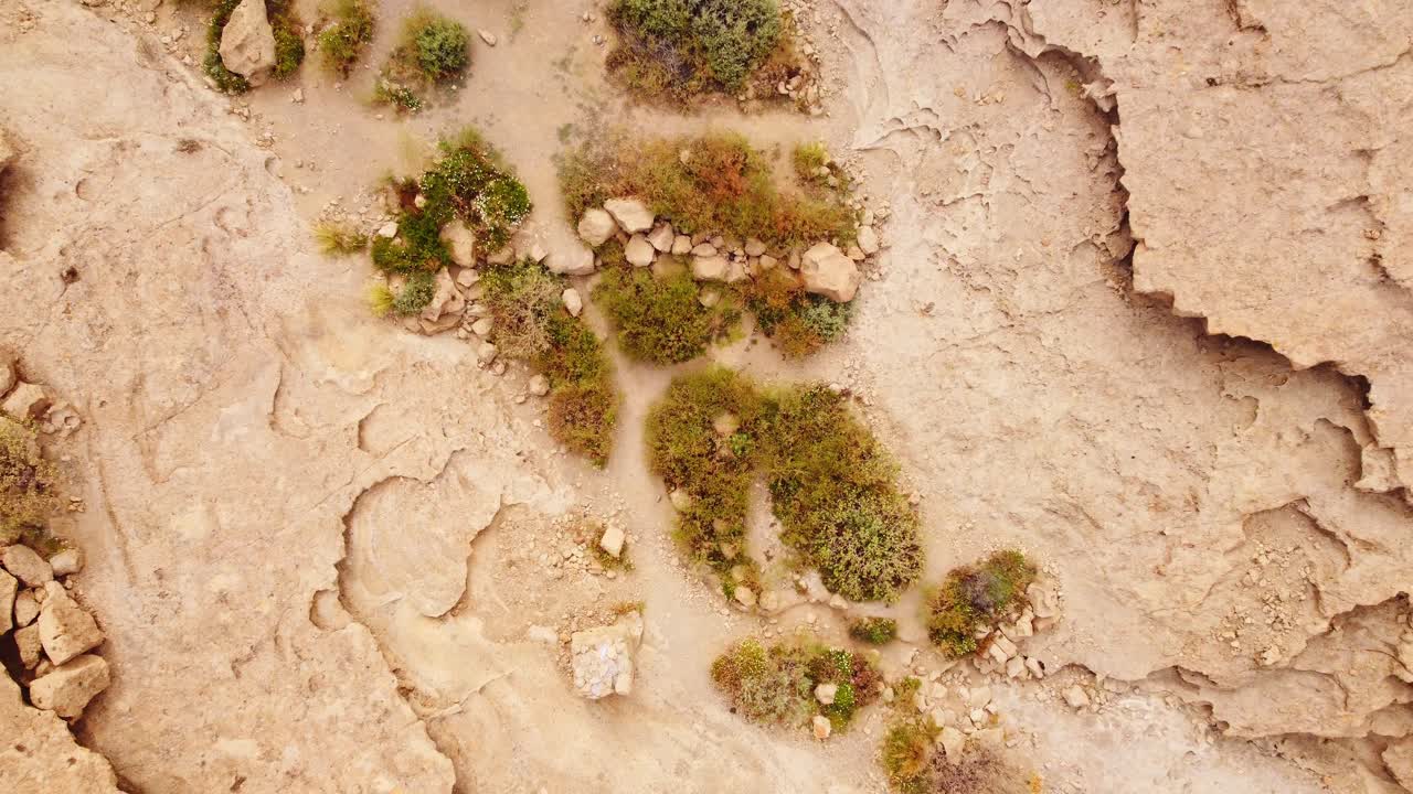 Lecho de río en las formaciones rocosas de Arco de Tajao, cerca de Santiago del Teide en Tenerife, España