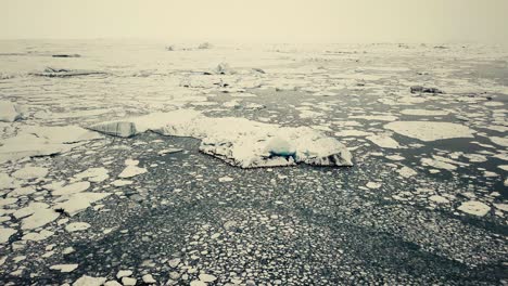 Lengua-Glaciar-En-Islandia,-Filmada-Por-Un-Dron-Desde-Múltiples-ángulos