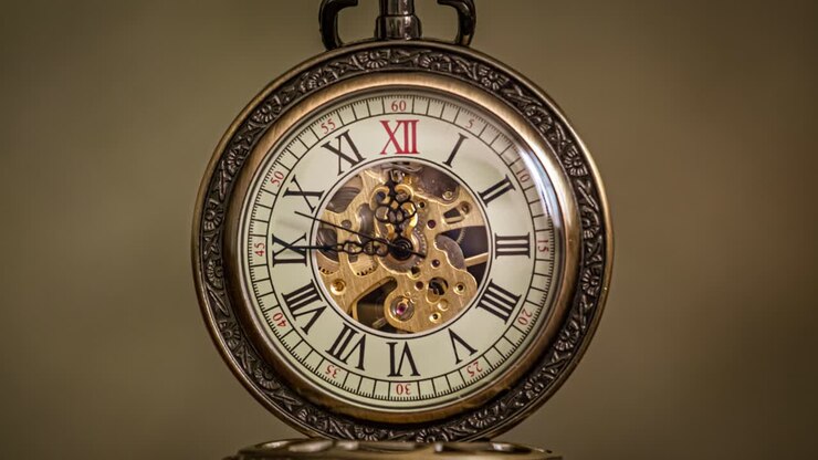 Close up on vintage clock