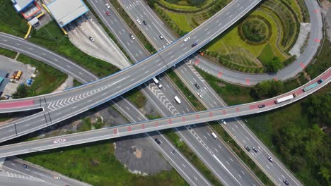 a bird's-eye view of traffic on a road