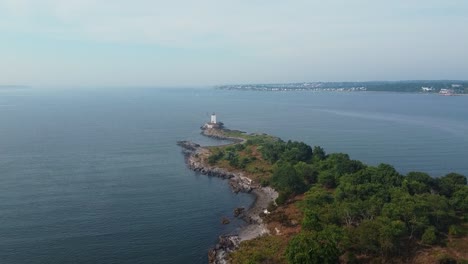 Drone-footage-of-Dutch-Island-Lighthouse