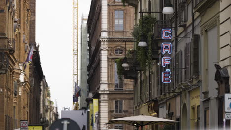 Static-shot-of-random-Italian-street-with-a-cafe-sign