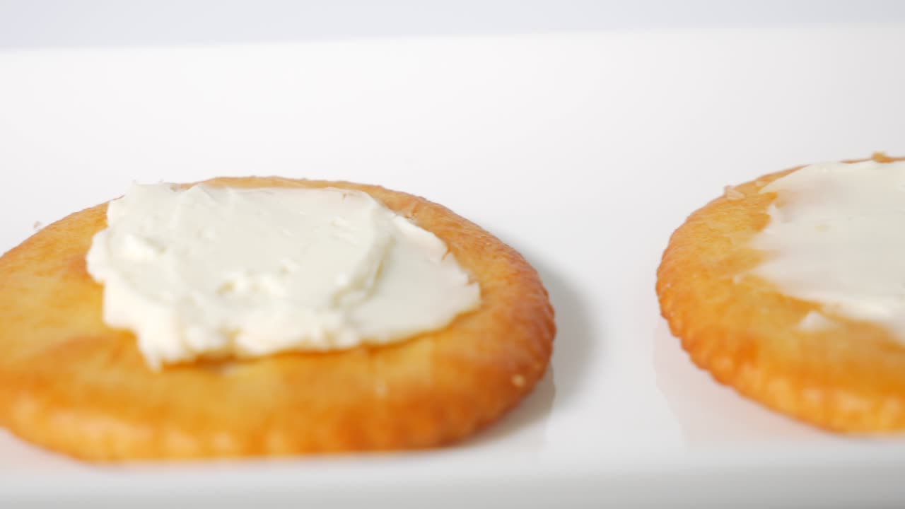 galletas redondas con queso crema