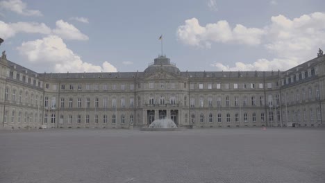 Vista-De-La-Explanada-Del-Nuevo-Palacio-En-Stuttgart,-Alemania