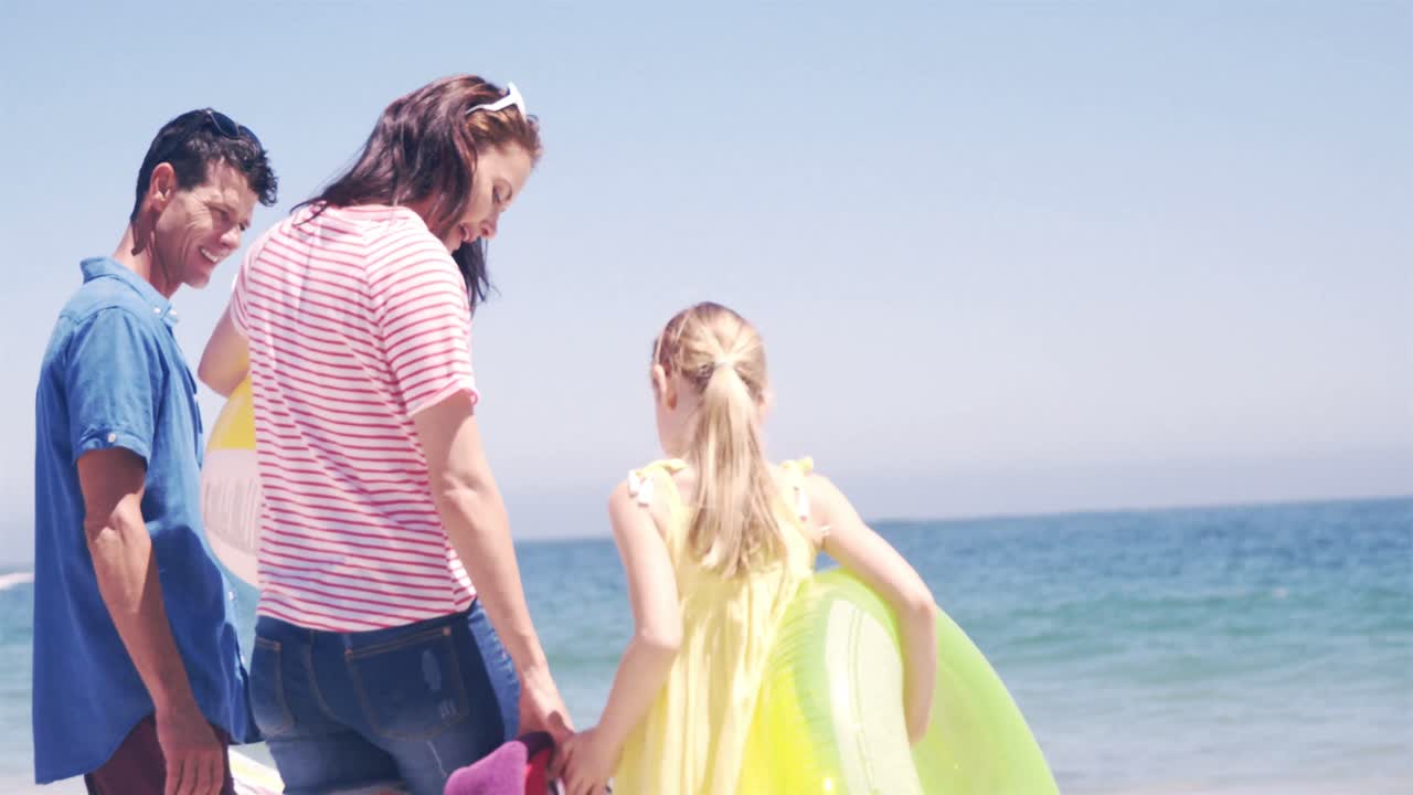해변으로 가는 가족
