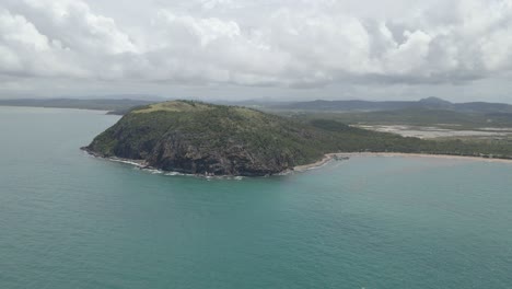 Perspectiva-De-Ritamata,-Mirador-De-Tortugas-Y-Mirador-De-La-Cumbre-En-El-Parque-Nacional-De-La-Costa-De-Capricornio---Playa-De-Kemp-En-Rosslyn,-Qld,-Australia