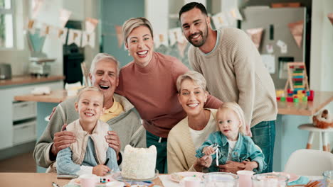 Geburtstagsfeier,-Kinder--Und-Familienfoto