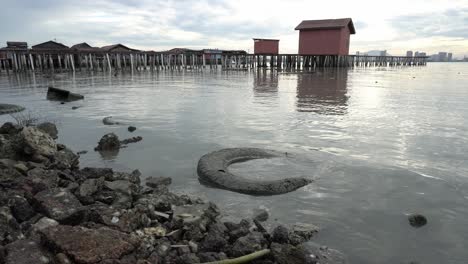 Pollution-of-rubbish-tire