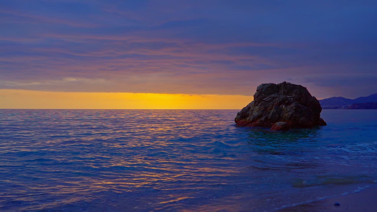 빈 흐린 해변 일몰 루프