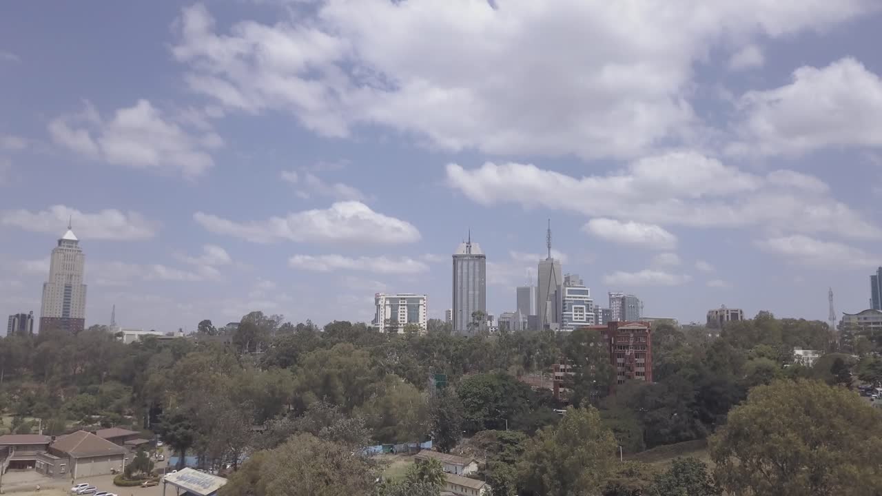 Riprese aeree di grattacieli nell'area di Nairobi Upper Hill