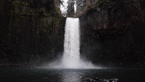 iconic pacific northwest waterfall in oregon flowing, shot handheld