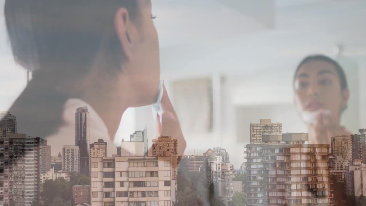 미인 얼굴 마스크를 착용하는 두 인종의 여성 위의 도시 풍경의 애니메이션