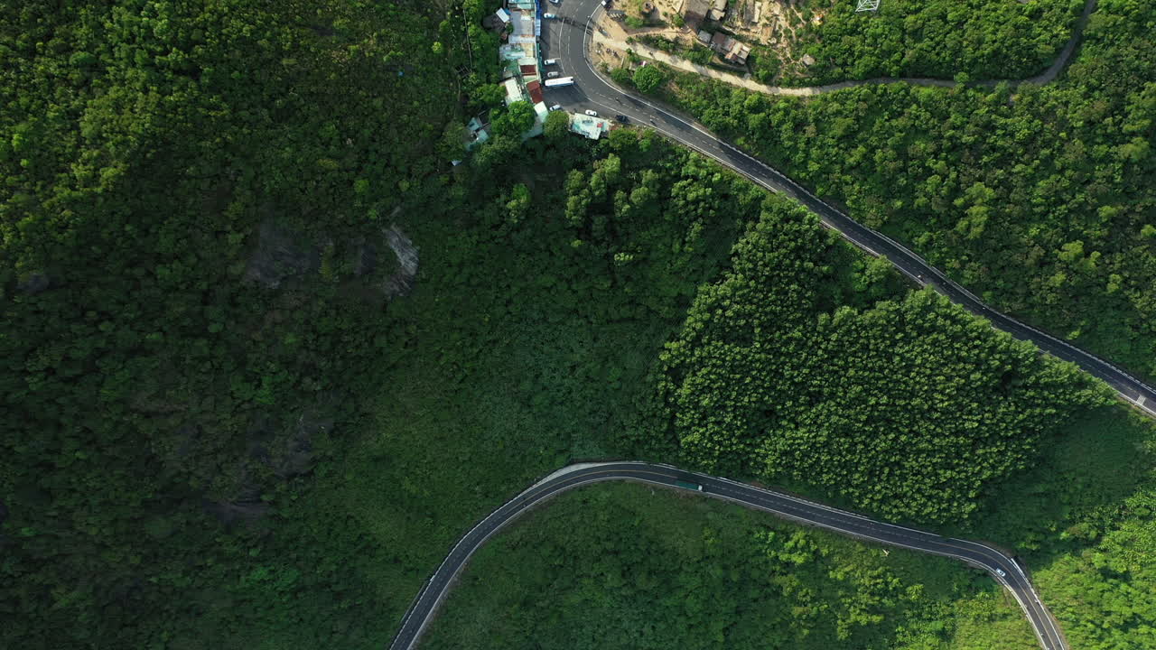 때때로, 가장 좋은 치료는 긴 드라이브입니다.