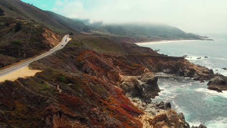 Historic-Route-1-winds-along-the-rocky-coast-of-Big-Sur,-California