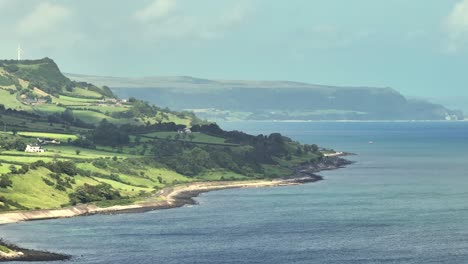 Die-Antrim-Coast-Road-In-Nordirland