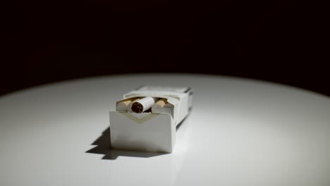 paquete de cigarrillos órbita lenta